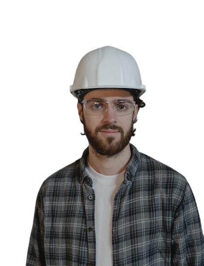 Mulher negra com moletom verde e sorrindo